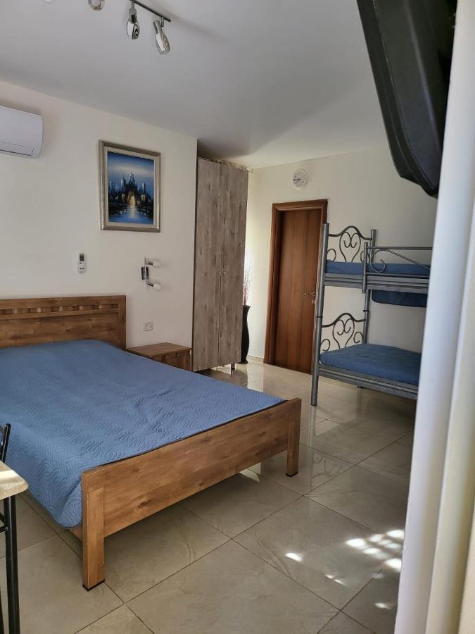 Guest House Ashdod-Beach Bagian luar foto